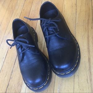 1461 Doc Martens Smooth Leather Oxfords, Size US 7, EU 38.